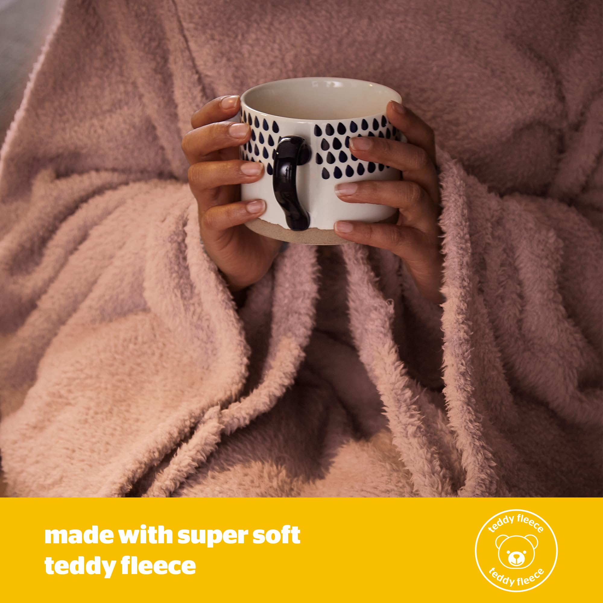 Silentnight Snugsie Wearable Blanket - Soft Teddy Fleece Blanket with Sleeves - 2-in-1 Sleeved blanket and Cushion - Supersized with Foot Pocket , 153 x 203cm