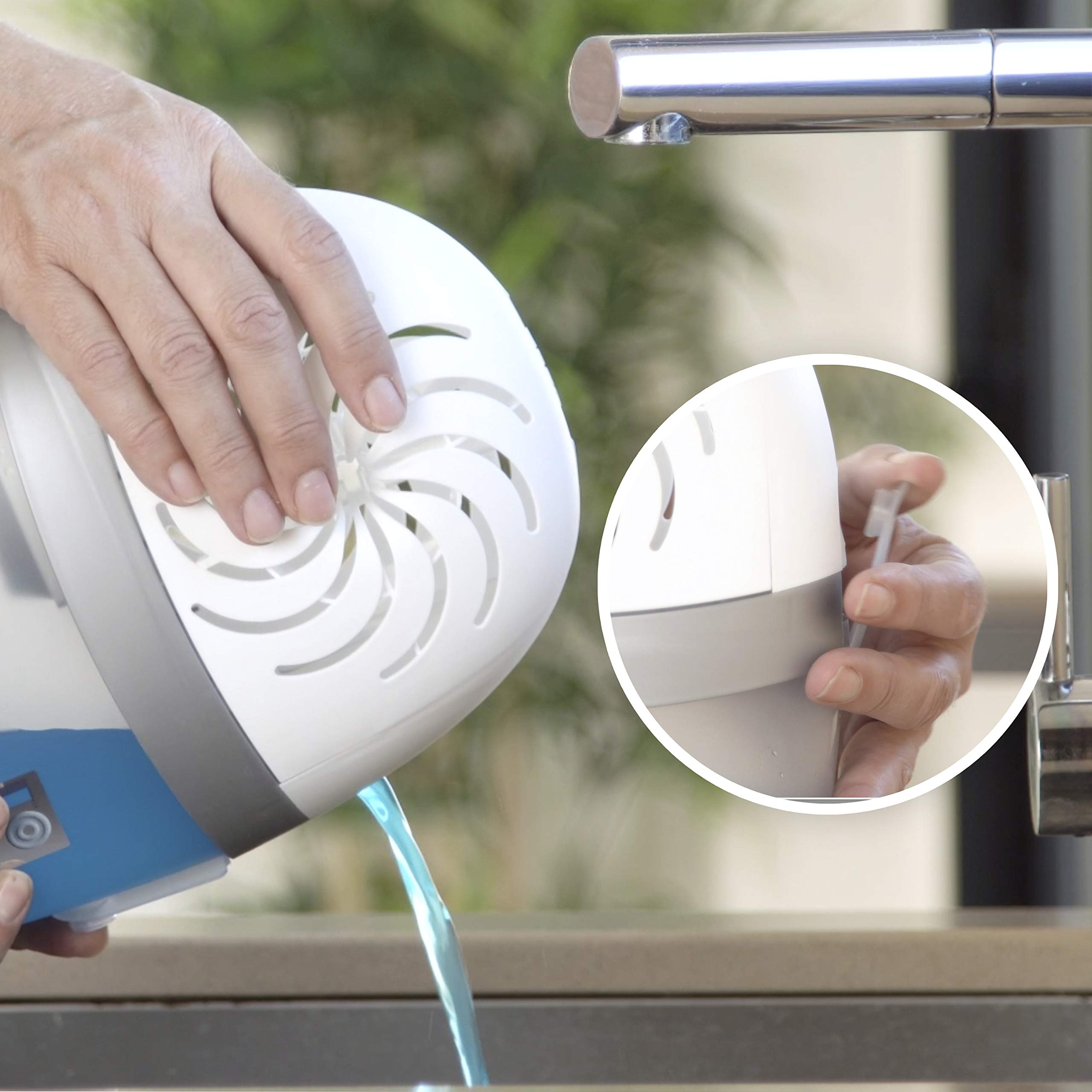 UniBond AERO 360° Moisture Absorber Lavender Refill Tab, Aromatherapy, Ultra-Absorbent and Odour-Neutralising, for AERO 360° Dehumidifier, Condensation Absorbers, Twin Pack (2 x 450 g)