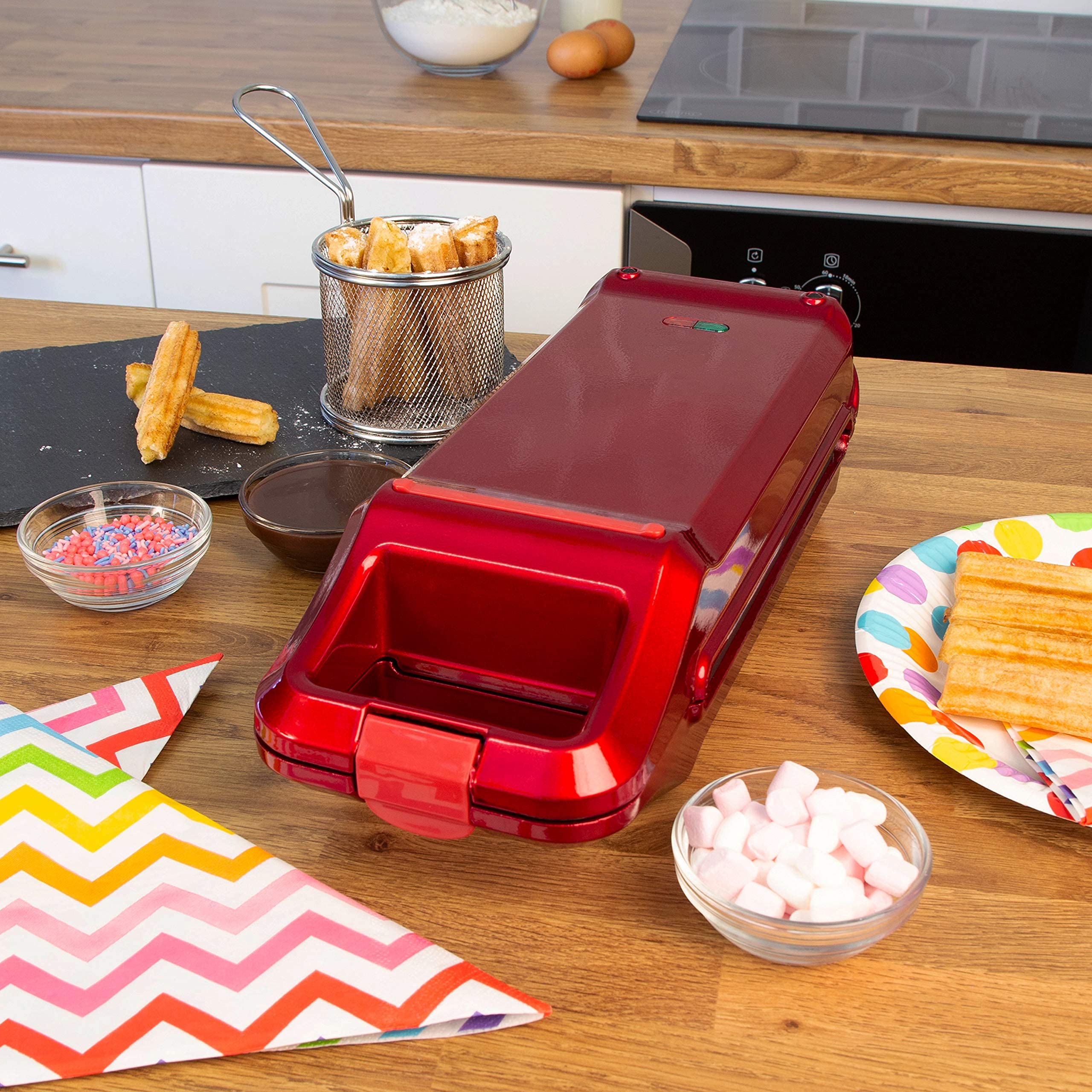 Global Gizmos 35529 Churros Maker 700W / Piping Bag Included/Thermostatically Controlled 180° Rotary System For The Perfect Bake/Freshly Bake 4 Churros At A Time/Ready In Minutes