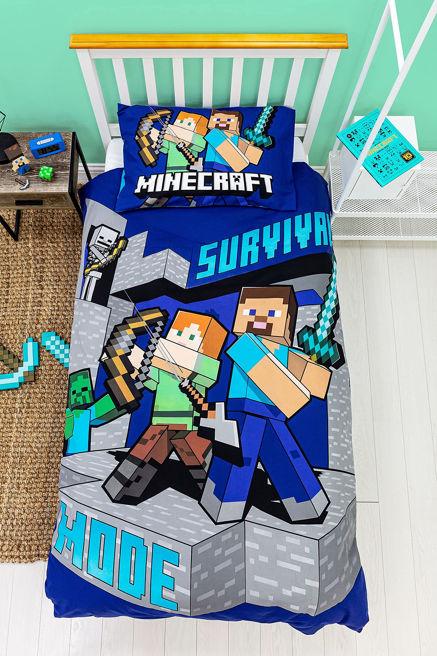 Minecraft Survive Single Duvet Cover Officially Licensed | Reversible 2 Sided Survive Design with Matching Pillowcase, Polycotton, Blue (Single)
